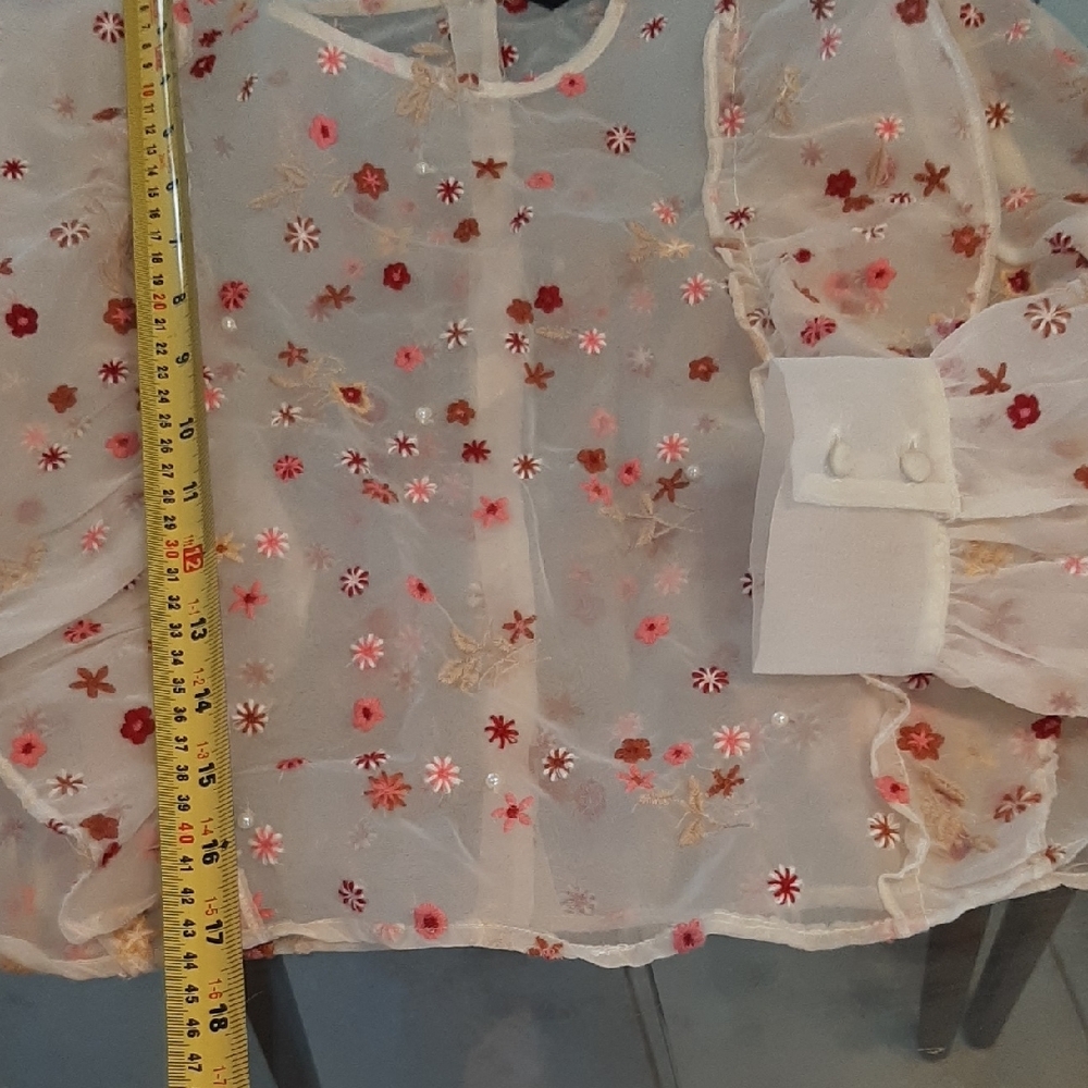 ZARA💐LNWT Chic Sheer White Blouse with Red Floral Embroidery & Faux Pearls Sz M - Picture 10 of 11